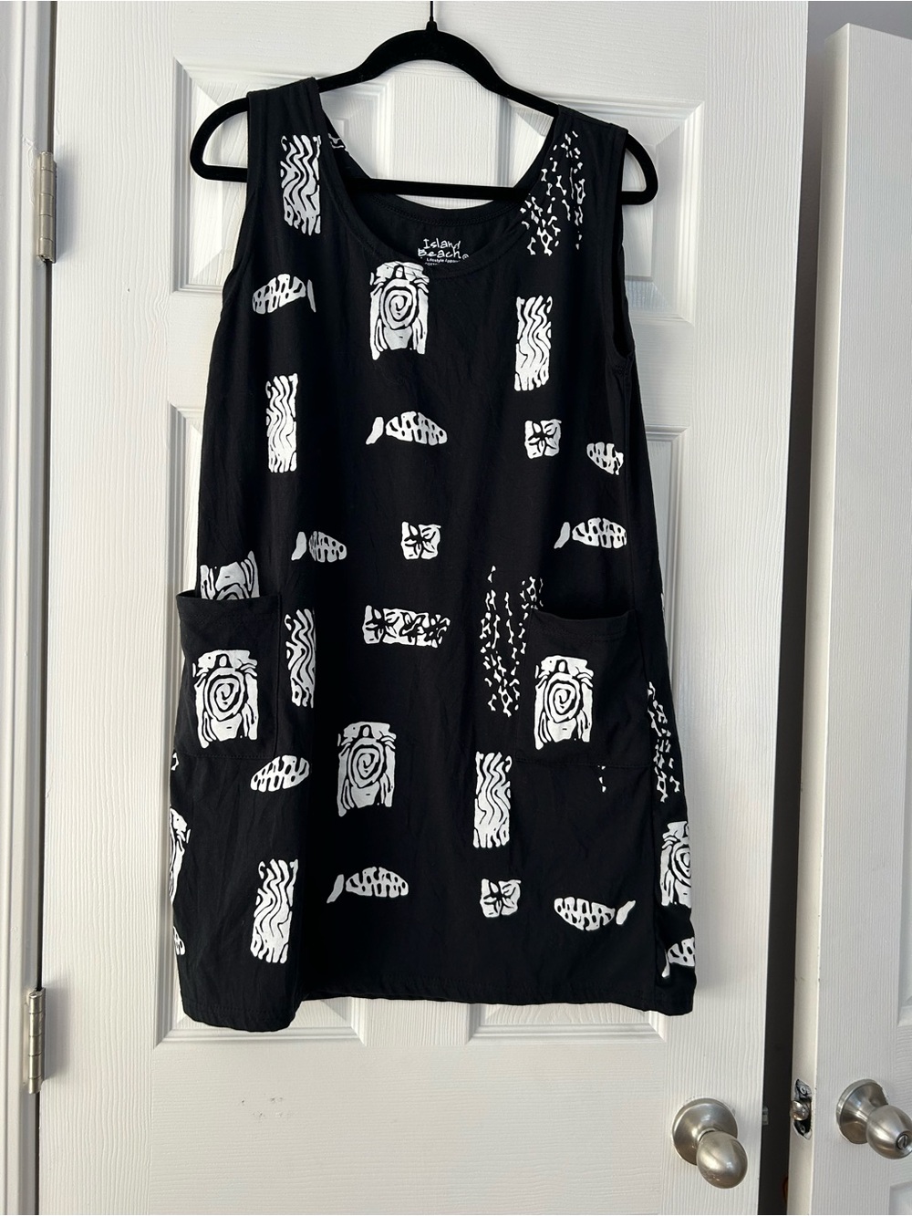 Black & White Printed Women's Swim Coverup Tunic